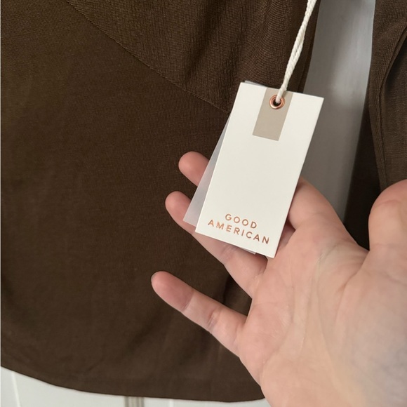 Good American Shimmer Asymmetric Neck Long Sleeve Top - Picture 9 of 10